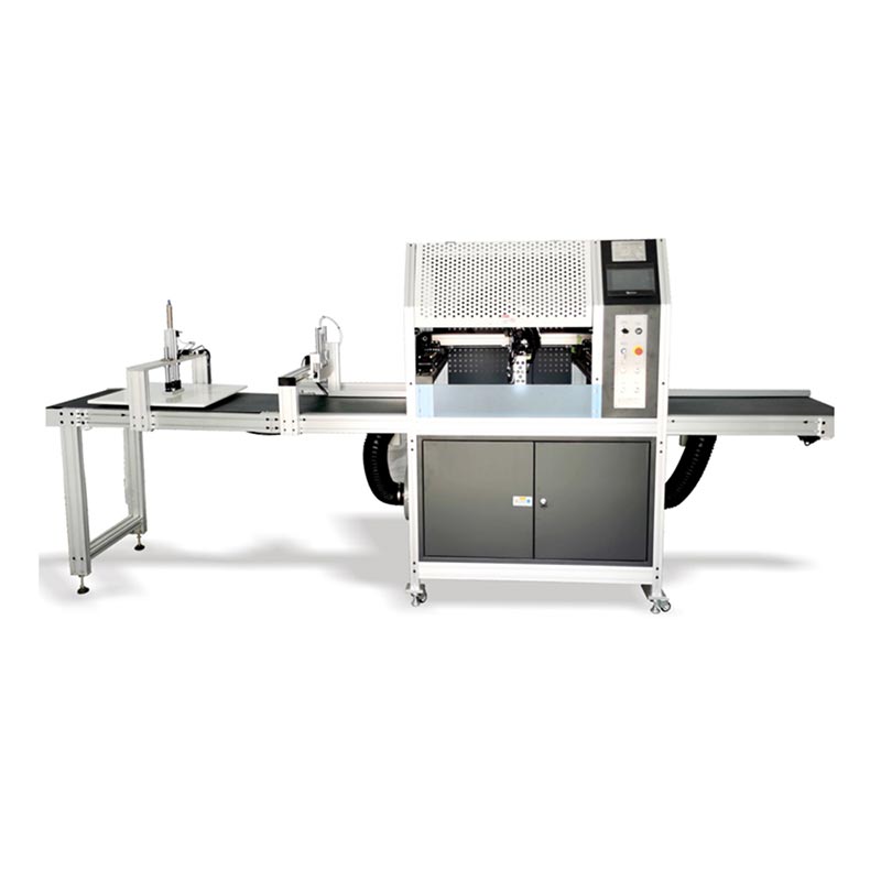 Multifunkčný montážny stroj