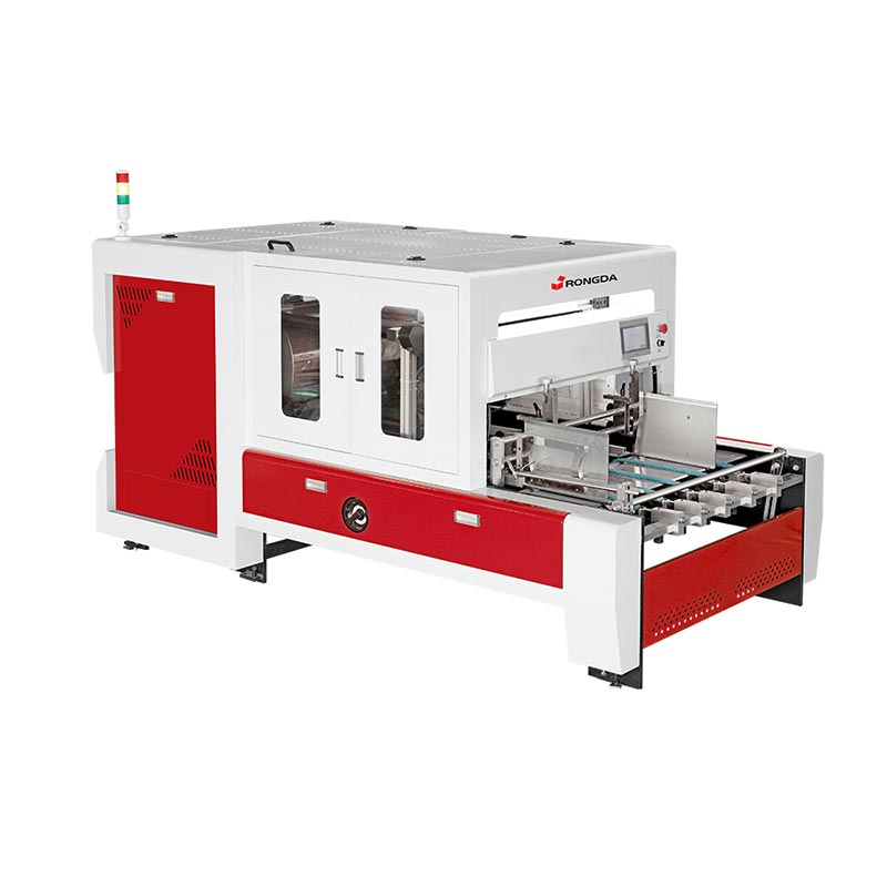 Stroj na drážkovanie škatúľ na víno